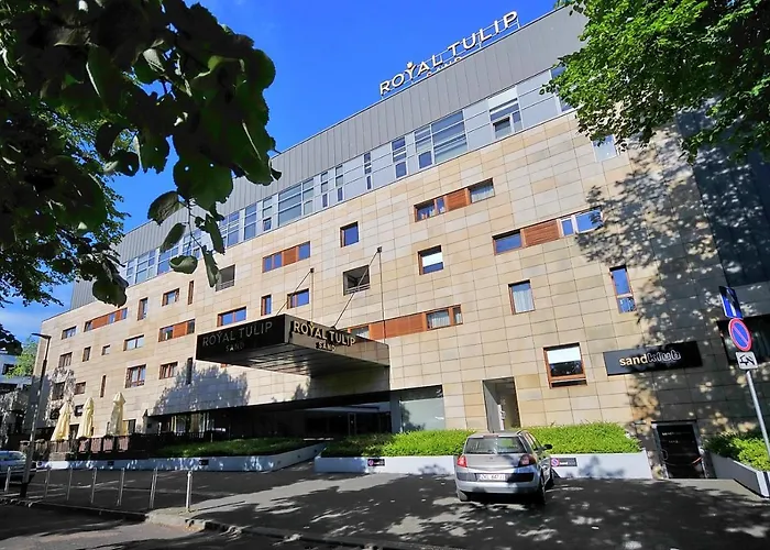 119 W Pieciogwiazdkowym Royal Tulip Plaza Tuz Tuz Dobruk アパート *