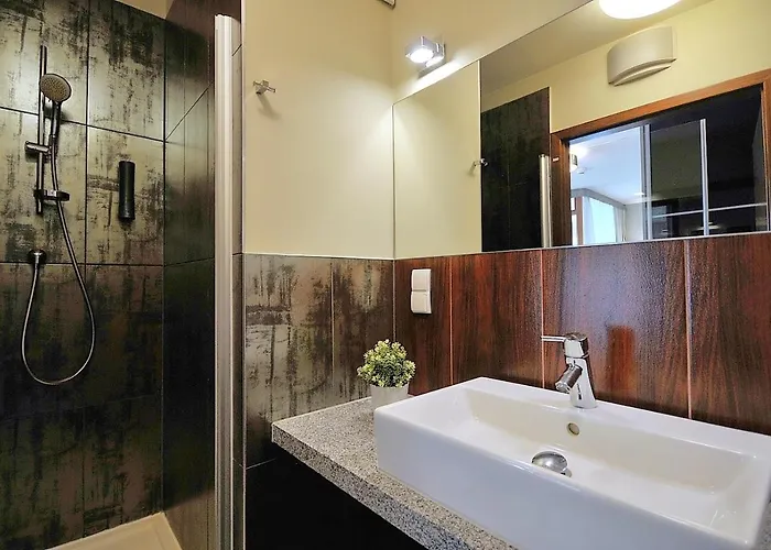 119 W Pieciogwiazdkowym Royal Tulip Plaza Tuz Tuz Dobruk アパート